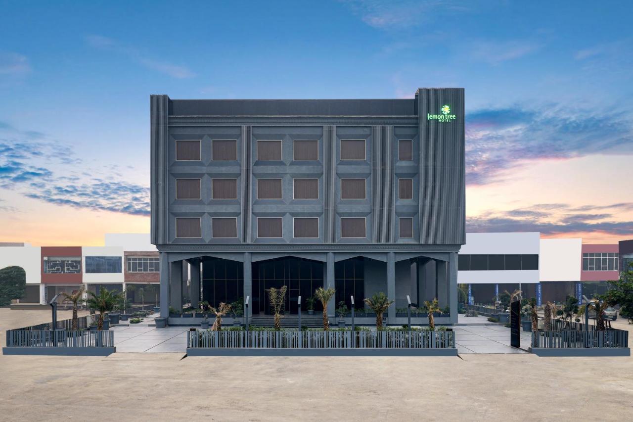Lemon Tree Hotel, Hisar ภายนอก รูปภาพ