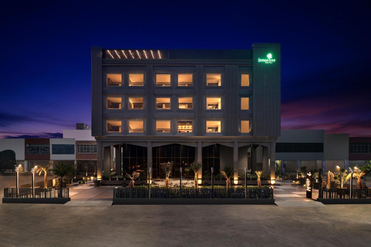 Lemon Tree Hotel, Hisar ภายนอก รูปภาพ