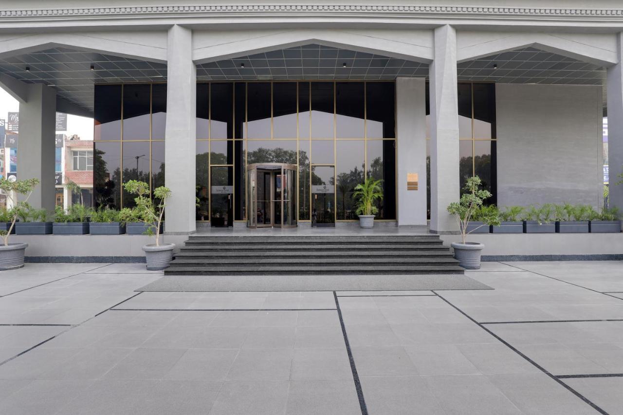 Lemon Tree Hotel, Hisar ภายนอก รูปภาพ